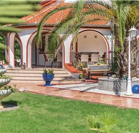 4 Bedroom Villa with Pool and Annex near Porec, Sleeps 8